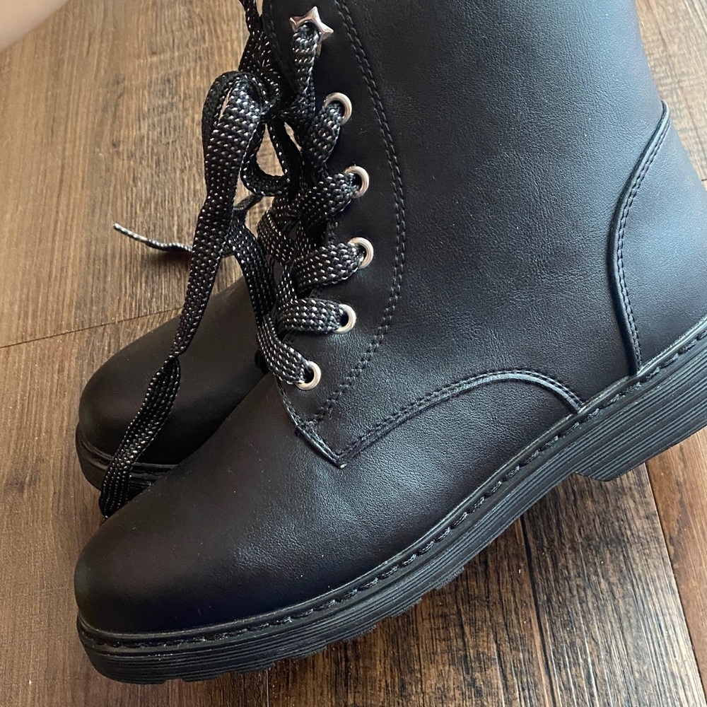 SO Kids Black Boots - Picture 6 of 9
